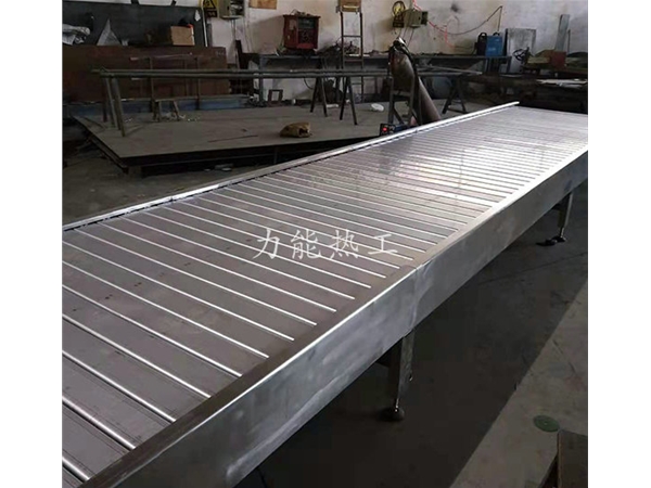 不銹鋼扣板輸送機(jī)