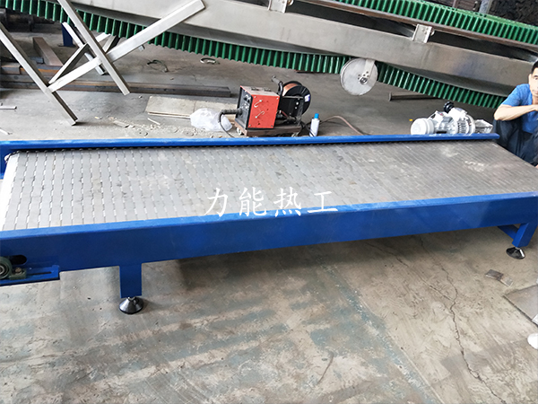 板鏈輸送機(jī)
